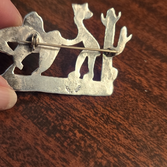 Vintage 1940s Taxco Mexico 980 Sterling Silver Pin, Man Pushing Stubborn Donkey - Picture 5 of 8